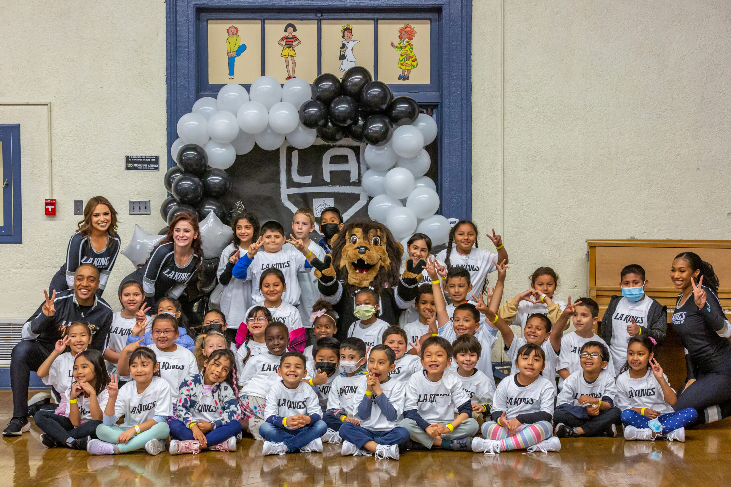 LA Kings Bring New Shoes and Hockey to 420 Kids in LA Shoes That Fit