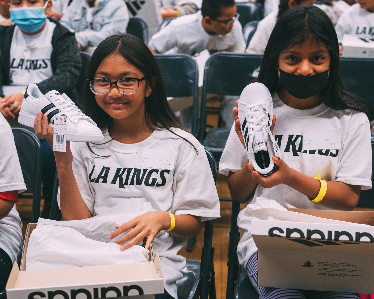 LA Kings Bring New Shoes and Hockey to 420 Kids in LA – Shoes That Fit